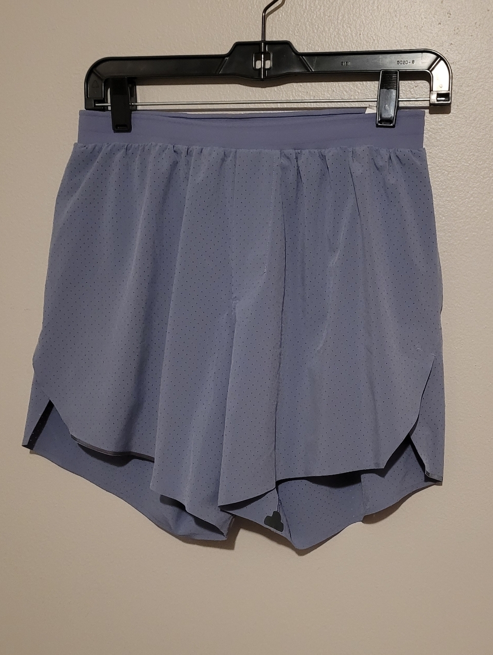 Lululemon High Rise Running Shorts - Picture 2 of 9